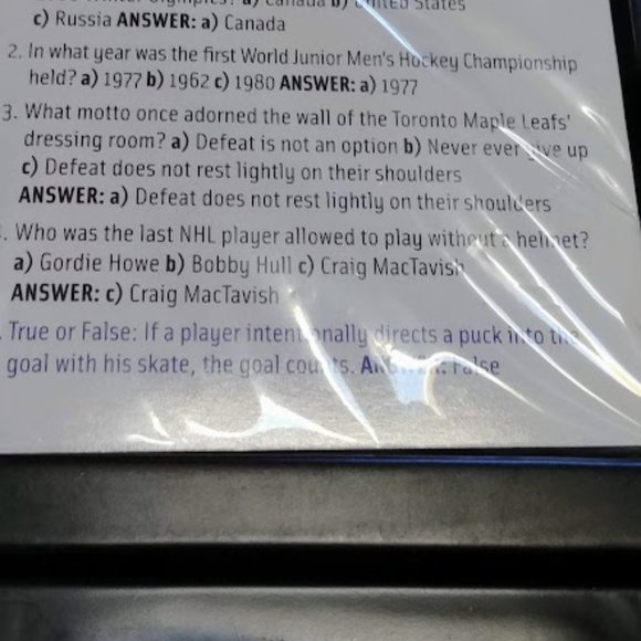 Official Hockey Hall of Fame Game in Embossed Tin - Picture 3 of 9